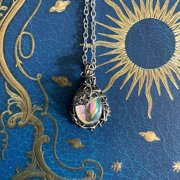 Magical Vintage Crystal & Antique Silver Pendant - Picture 4 of 9